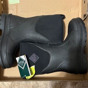 Muck Boot Women's Black Short Waterproof Ankle Boots